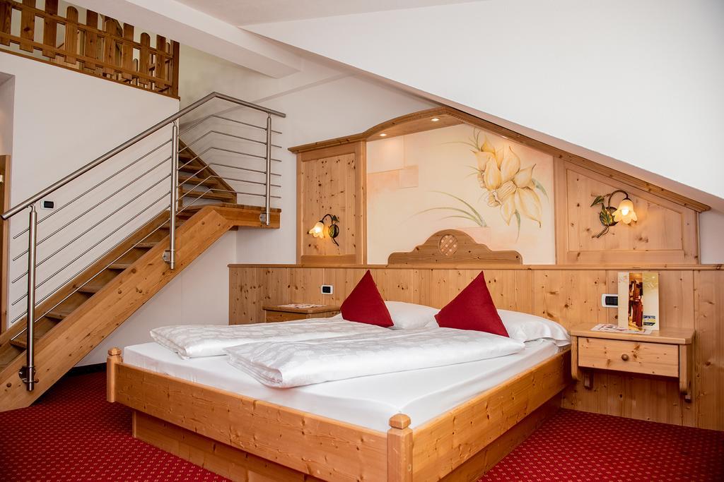 Loewe Dolomites Hotel San Candido Eksteriør billede
